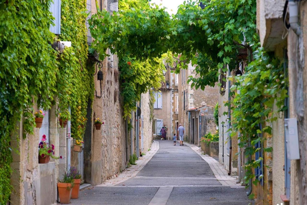 Gite Des Remparts A Лектур Екстериор снимка