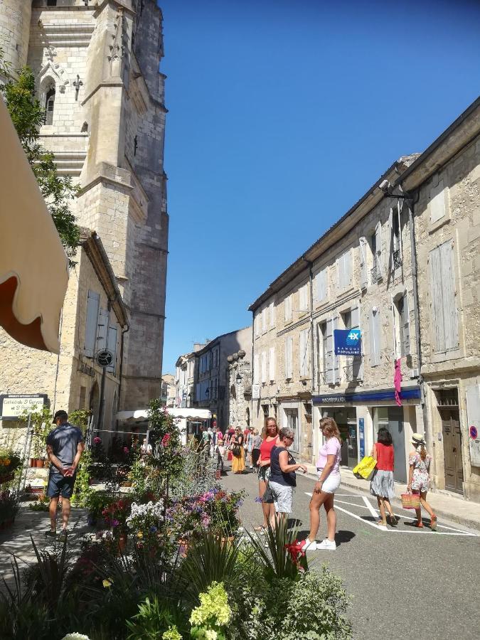 Gite Des Remparts A Лектур Екстериор снимка
